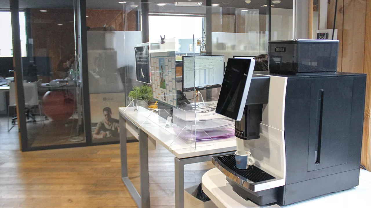 Machine à café professionnelle au bureau